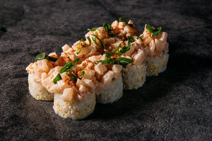 Ролл Тар Тар из морского окуня