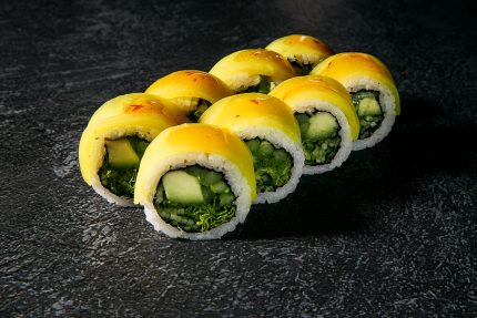 Ролл с такуаном и овощами